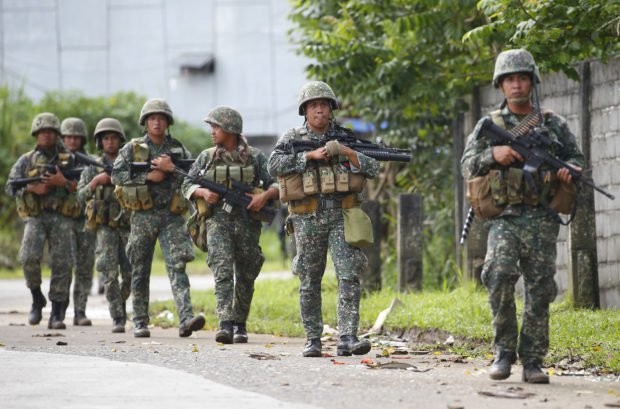Nhóm binh sĩ Philippine trong cuộc chiến chống IS ở thành phố Marawi - Ảnh South Front