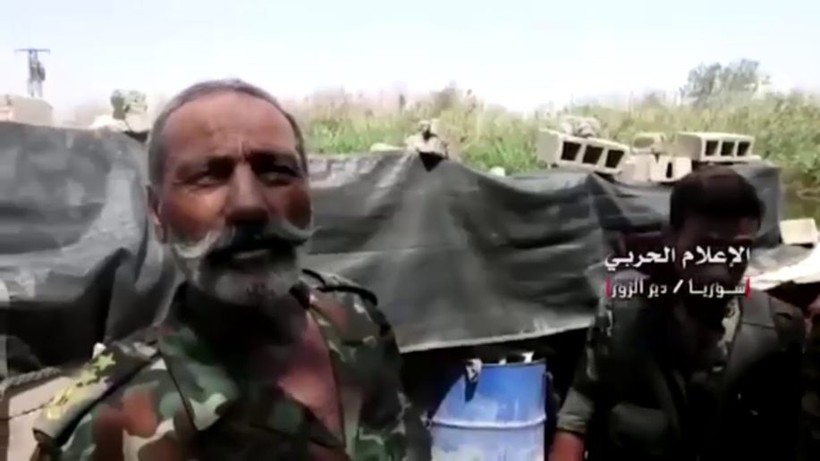 Sĩ quan chỉ huy lực lượng đặc nhiệm Al-Qassem trong trận đột kích vào chiến tuyến của IS - ảnh video