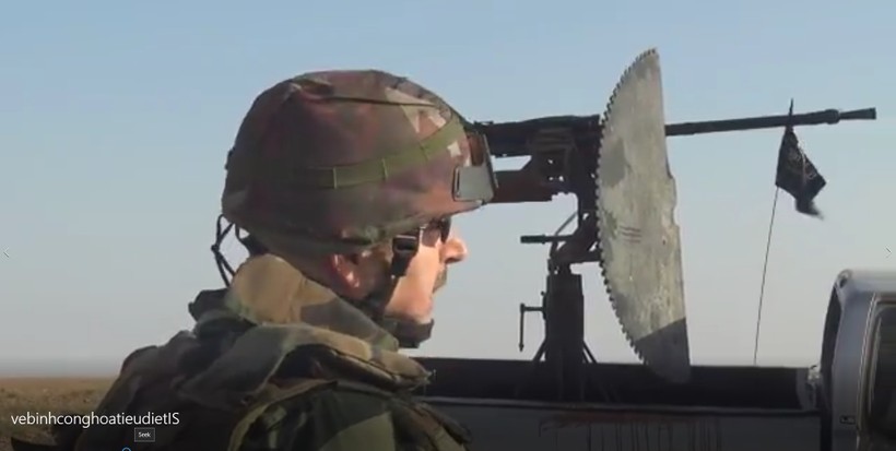 Sí quan Vệ binh Công hòa, chỉ huy cuộc phục kích IS trên chiến trường Raqqa - ảnh video