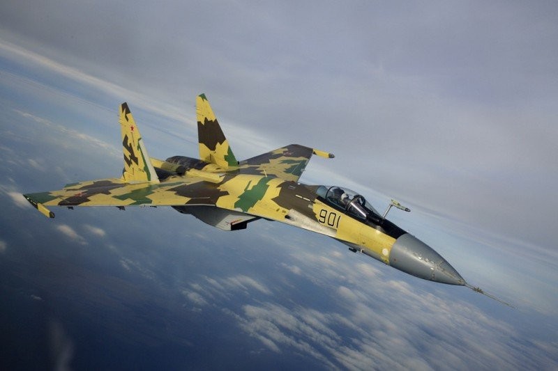 Không quân Nga không kích trên chiến trường Deir Ezzor - ảnh Masdar News