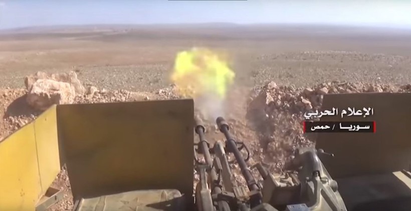 Quân đội Syria chiến đấu trên chiến trường Hama - ảnh video