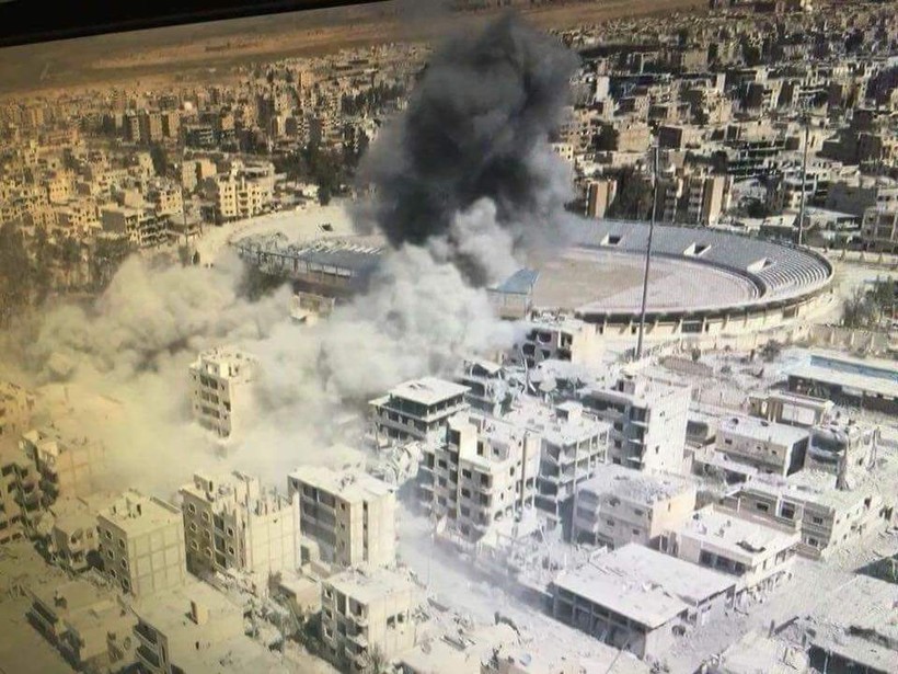 Không quân Liên minh quân sự do Mỹ dẫn đầu không kích Raqqa - ảnh truyền thông người Kurd