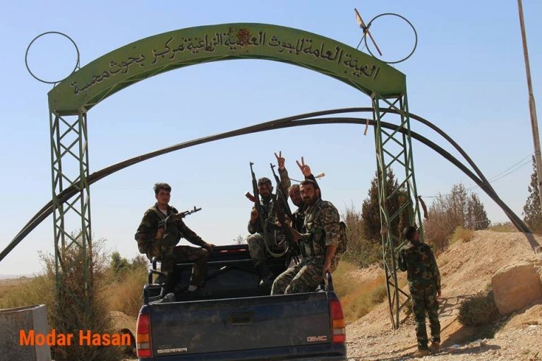Binh sĩ quân đội Syria ở thị trấn Al-Quraytayn - ảnh Muraselon