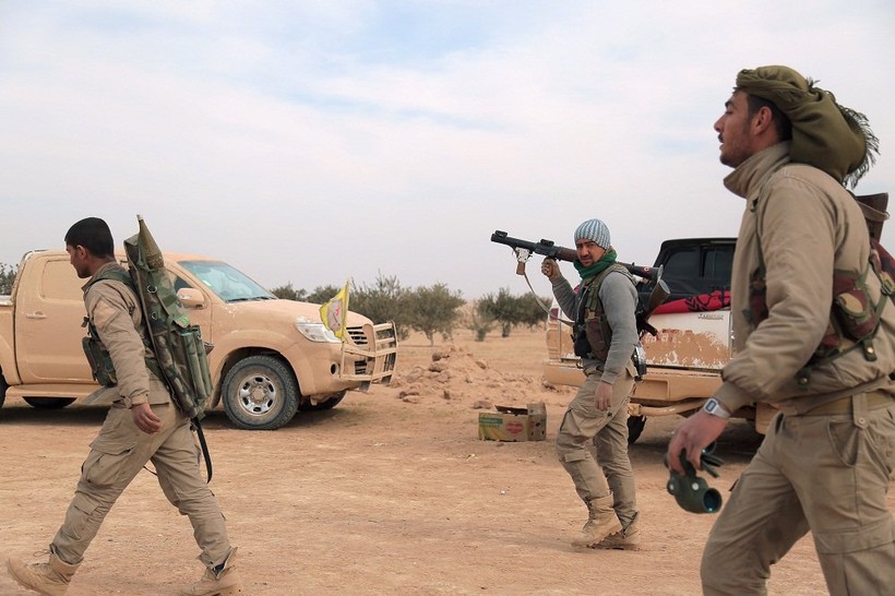 Lực lượng dân quân người Kurd trên chiến trường Deir Ezzor - ảnh minh họa Masdar News
