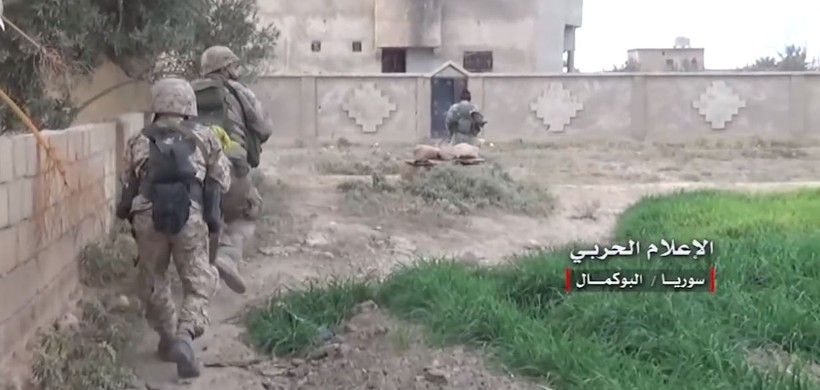Binh sĩ quân đội Syria tiến công trên vùng nông thôn Euphrates - ảnh minh họa video