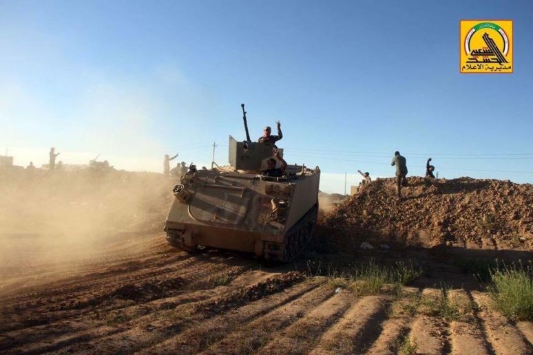 Lực lượng quân sự Iraq tiến công trên vùng sa mạc biên giới với Syria. Ảnh minh họa Masdar News