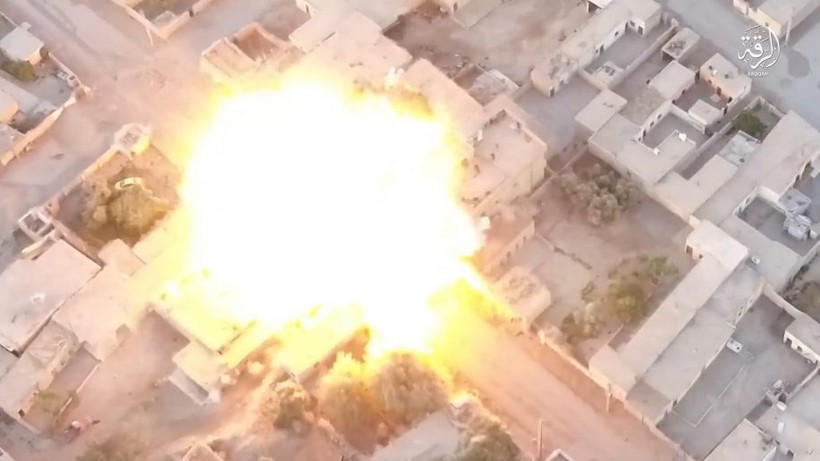 Vụ đánh bom tự sát nhằm vào lực lượng SDF ở Deir Ezzor - ảnh video Amaq