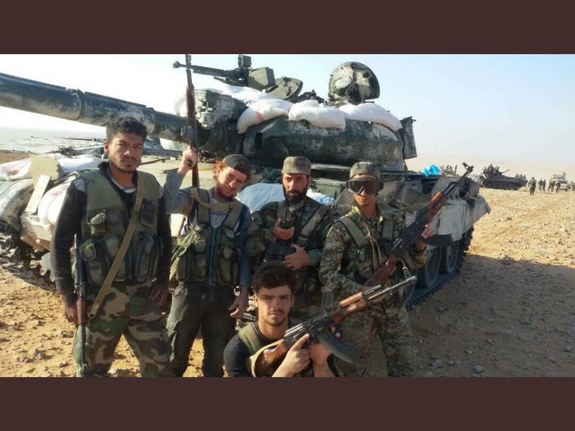 Một nhóm binh sĩ Syria trên chiến trường Deir Ezzor - ảnh minh họa Ivan Sidorenko
