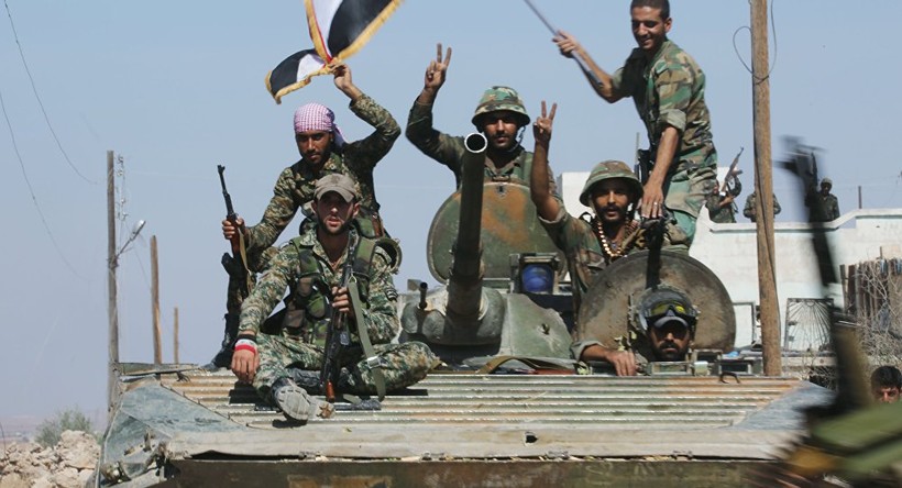 Quân đội Syria trên chiến trường Hama - ảnh minh họa Masdar News