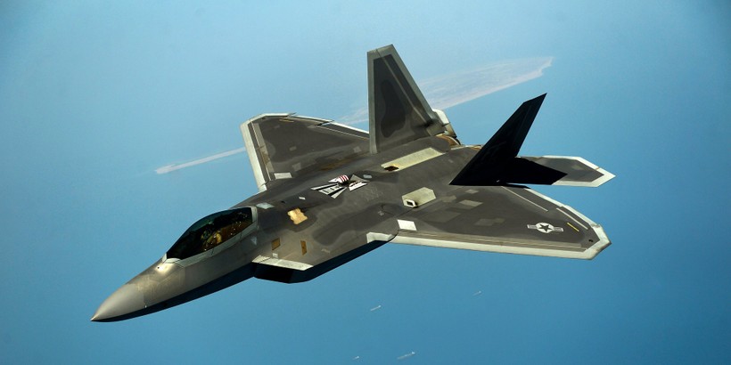 Tiêm kích tàng hình thế hệ 5 F-22 Raptor Mỹ - ảnh Business Insider 
