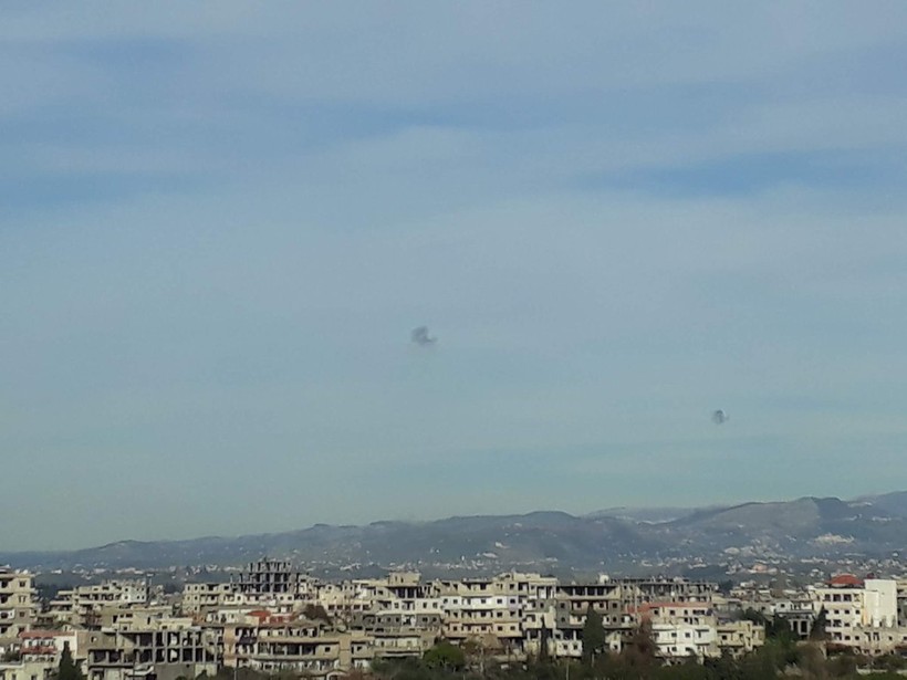 Một bức ảnh chụp của người dân, ghi lại cảnh Pantsir - S1 bắn hạ 2 tên lửa HTS