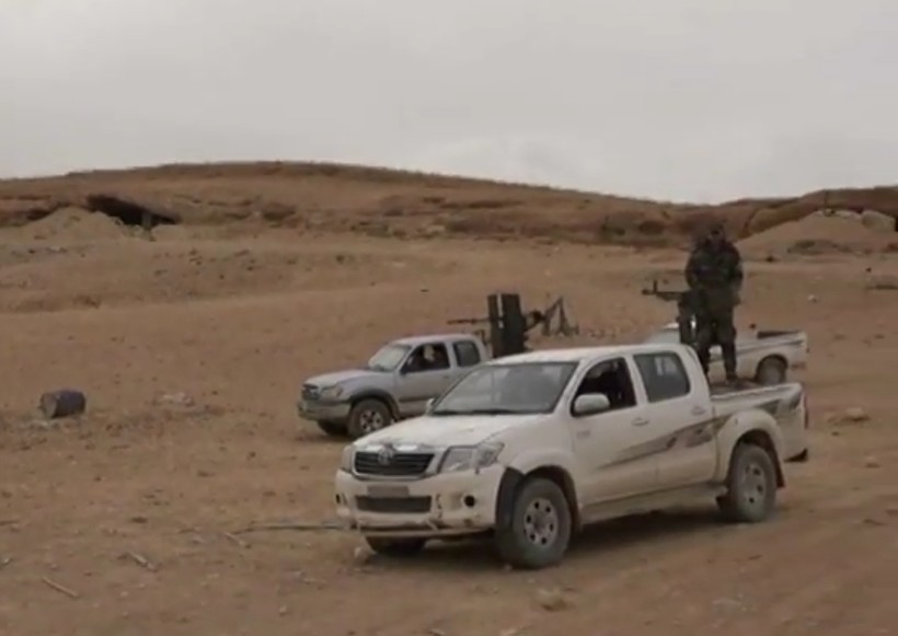 Một số vũ khí phương tiện quân đội Syria thu giữ trên vùng sa mạc tỉnh Homs - ảnh video SANA