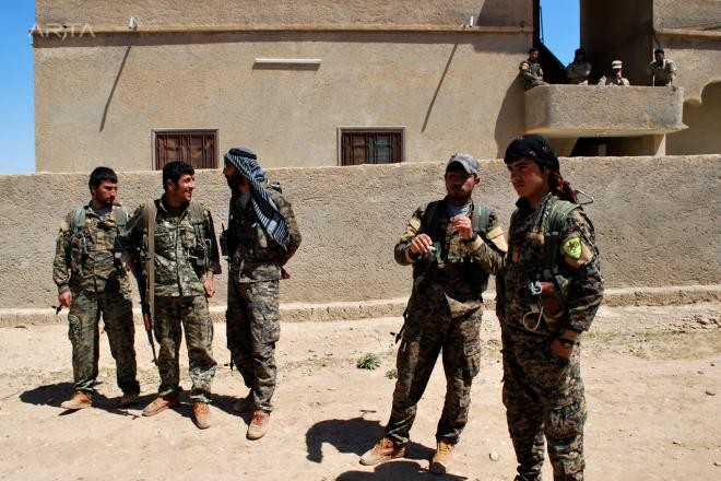 Những chiến binh SDF trên chiến trường Deir Ezzor - ảnh minh họa Masdar News