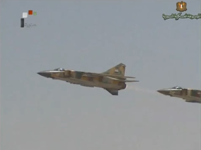 Không quân Syria không kích trên chiến trường Đông Ghouta - ảnh Muraselon