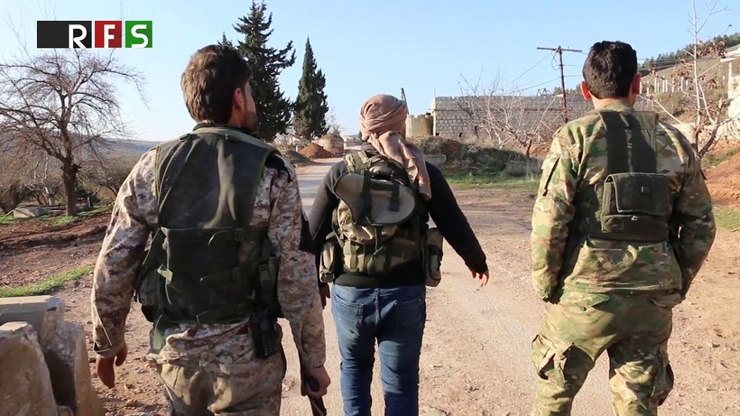 Những chiến binh FSA được Thổ Nhĩ Kỳ hậu thuẫn trên thị trấn Al-Muhammadiyah vùa bị chiếm. Ảnh minh họa Masdar News