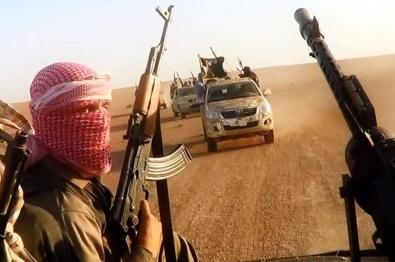 Lực lượng khủng bố IS trên chiến trường sa mạc Hasakah, ảnh minh họa Masdar News