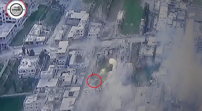 Ảnh video máy bay không người lái, ghi lại cuộc tấn công của tăng, thiết giáp Syria trên chiến trường Đông Ghouta