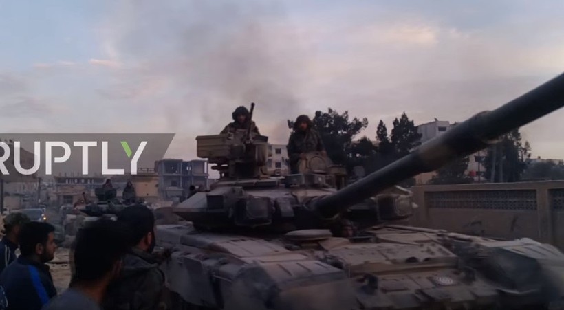 Xe tăng T-90 của lực lượng Tiger tiến vào chiến trường Ghouta, ảnh minh họa Ruptly