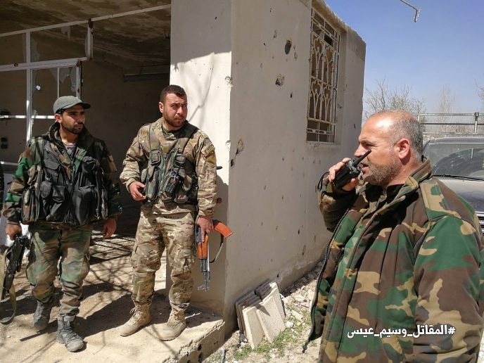 Một sĩ quan chỉ huy và nhóm binh sĩ trên chiến trường Đông Ghouta. ảnh minh họa Masdar News