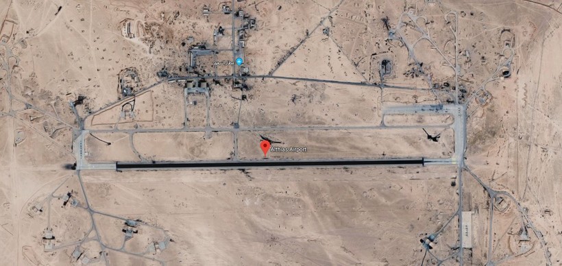 Căn cứ sân bay T-5 trên vùng sa mạc tỉnh Homs sau cuộc tấn công tên lửa - 