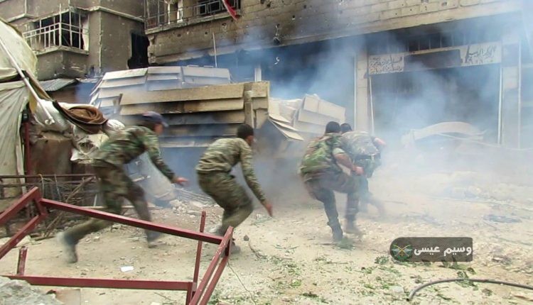 Các bịnh sĩ Vệ binh Cộng hòa tấn công trong khu vực Trại tị nạn Yarmouk