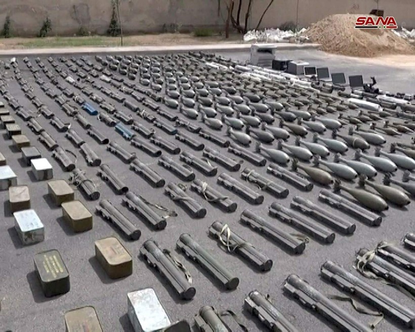 Quân cảnh Syria thu giữ nhiều vũ khí trang bị từ Israel. Ảnh minh họa SANA
