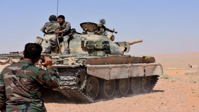 Quân đội Syria tấn công trên hướng tây Deir Ezor. Ảnh minh họa Masdar News