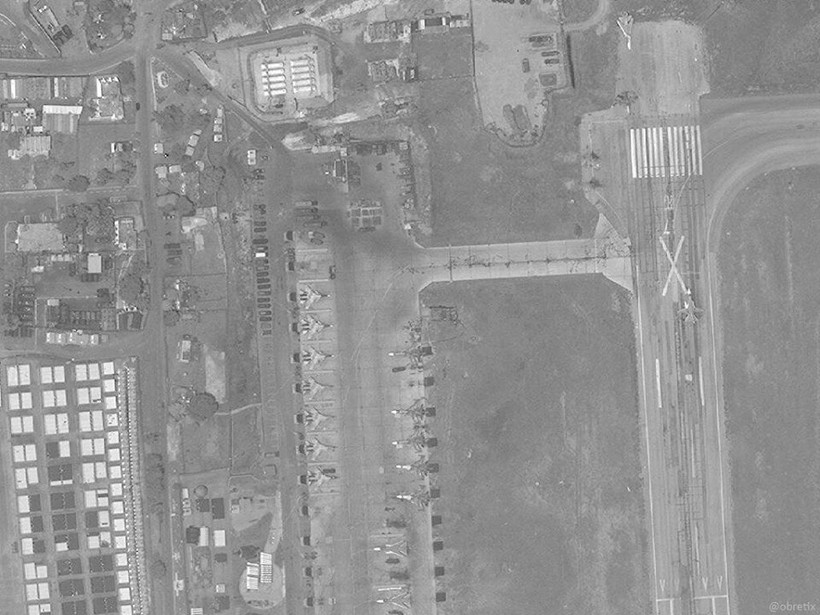 Ảnh vệ tinh căn cứ sân bay Khmeimim tài khoản Tài khoản Twitter @Obretix