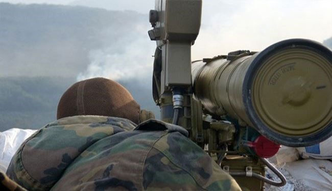 Binh sĩ quân đội Syria tấn công phiến quân bằng tên lửa chống tăng Korrnet