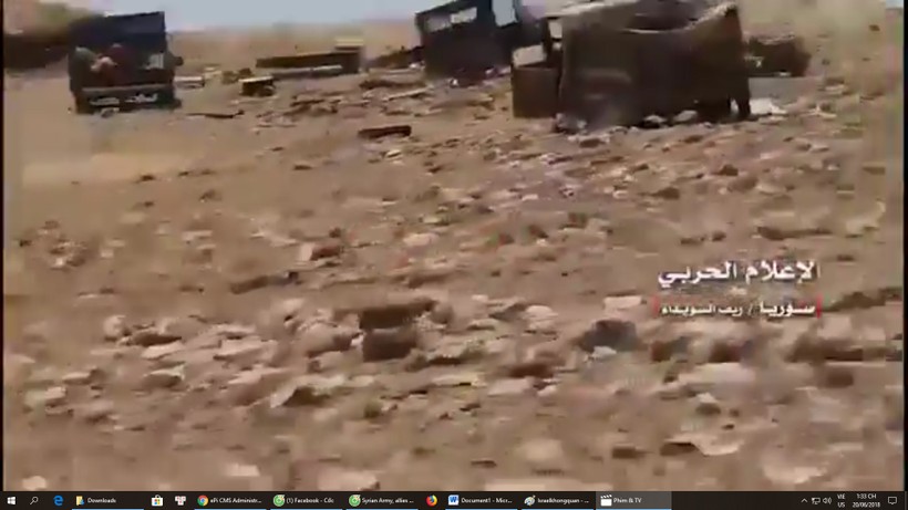 Các đơn vị vũ trang Sweida tiêu diệt các phương tiện cơ giới của IS trên chiến trường sa mạc. Ảnh minh họa Video