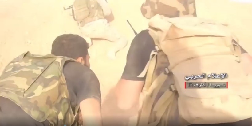 Quân đội Syria tiến công trên vùng sa mạc phía đông tỉnh Homs. Ảnh minh họa video