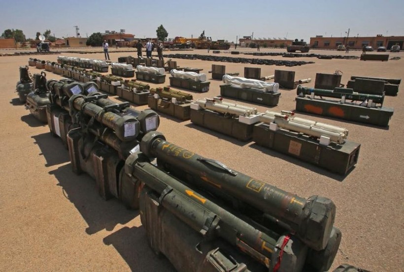 Các loại vũ khí hiện đại phương Tây, do lực lượng Hồi giáo cực đoan giao nộp ở Daraa
