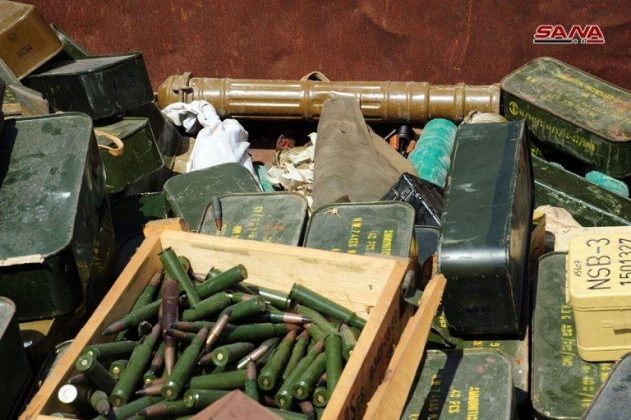 Quân đội Syria thu giữ vũ khí của lực lượng IS ở Daraa. Ảnh SANA
