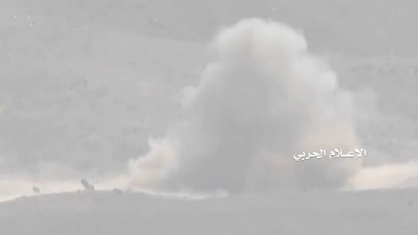 Lực lượng Houthi sử dụng tên lửa chống tăng tiêu diệt binh sĩ quân đội Yemen do Ả rập Xê út hậu thuẫn. Ảnh video
