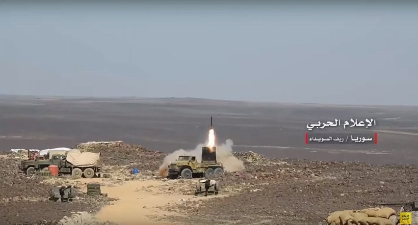 Lực lượng pháo binh quân đội Syria bắn phá tiêu diệt IS trên hoang mạc Sweida