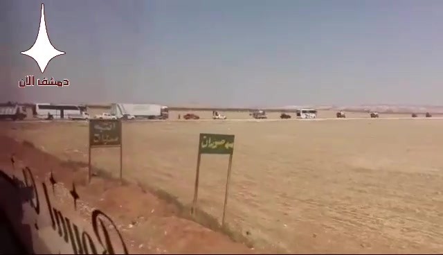 Đoàn xe cơ giới quân đội Syria cơ động về Idlib. Ảnh minh họa video Damascus Nows