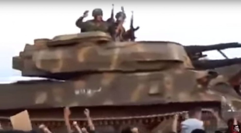 Quân đội Syria tiến về tỉnh Idlib, chuẩn bị cho cuộc tấn công. Ảnh minh họa video truyền thông quân đội Syria
