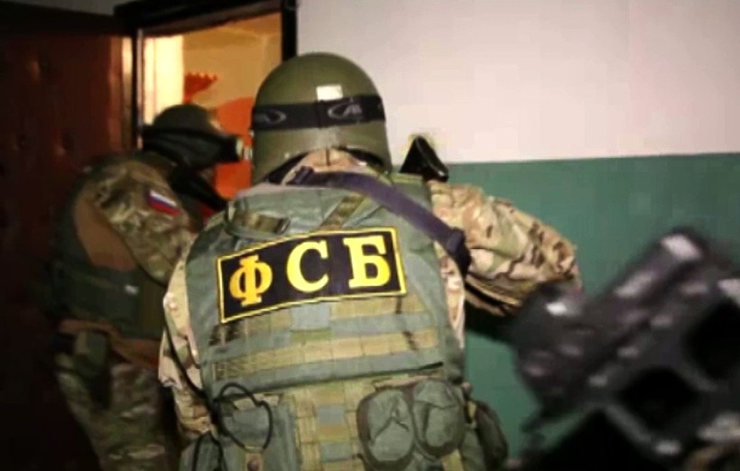 Lực lượng an ninh FSB khám xét căn hộ, nơi phần từ Hồi giáo cực đoan Magomedov thuộc tổ chức IS cư trú. Ảnh minh họa TASS.