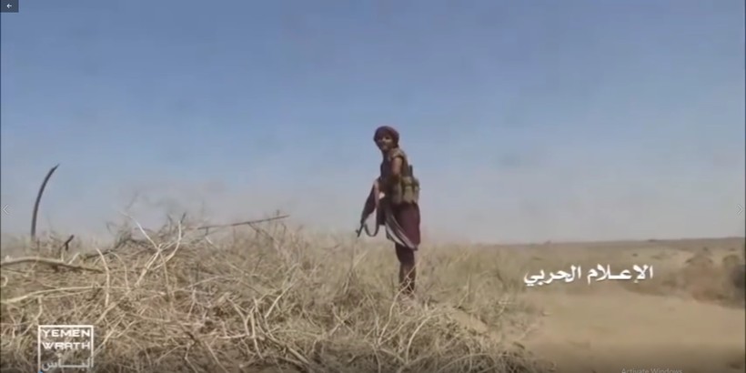 Chiến binh Houthi trên chiến trường ven biển phía tây Yemen. Ảnh minh họa video truyền thông Houthi