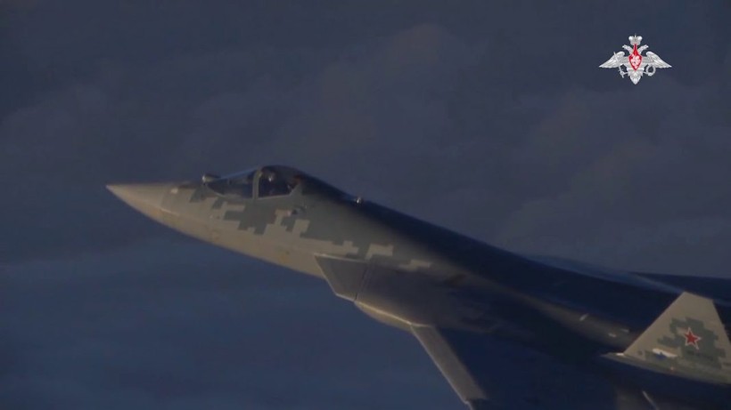 Tiêm kích Su-57 trên chiến trường Syria, ảnh minh họa video Bộ Quốc phòng Nga.
