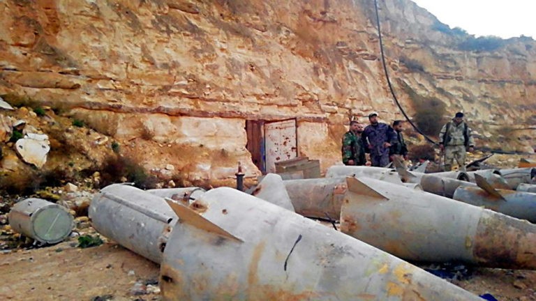 Một số đầu đạn tên lửa SAM do quân đội Syria phát hiện trong khu vực Daraa, al-Sweida. Ảnh minh họa: SANA.