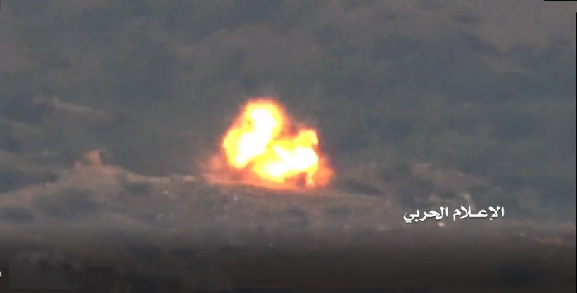 Lực lượng Houthi phá hủy xe cơ giới của Liên minh quân sự vùng Vịnh do Ả rập Xê-út dẫn đầu.