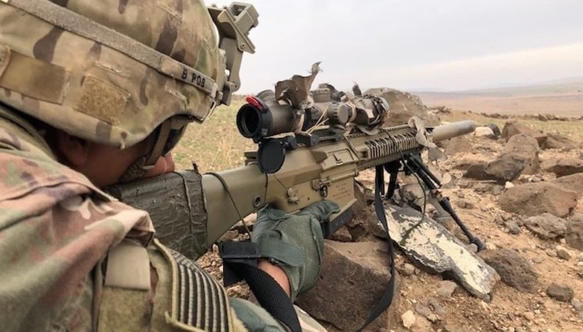 Lính Mỹ sử dụng súng bắn tỉa M110 SASS trên chiến trường Trung Đông (Iraq - Syria).