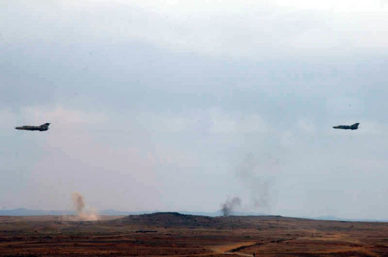 Không quân Syria không kích trên sa mạc Damascus. Ảnh minh họa: South Front.