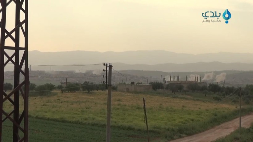 Lực lượng không quân Nga, Syria không kích dữ dội chiến tuyến của lực lượng Hồi giáo cực đoan ở Idlib, Hama, Latakia và Aleppo. Ảnh: video Baladi-News Network.