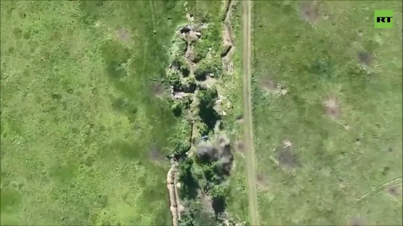 Quân đội Nga pháo kích vào chiến tuyến quân đội Ukraine ở thị trấn Kostantinovka
