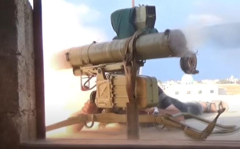 Binh sĩ Syria phóng tên lửa chống tăng ATGM. Ảnh South Front