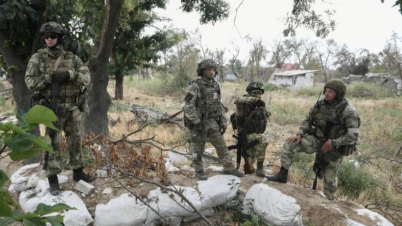 Một phân đội quân Nga tiến vào vùng Nikolaev. Ảnh RT