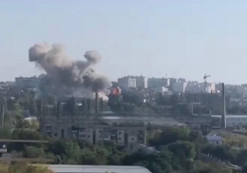 Quân đội Ukraine pháo kích vào Kherson. Ảnh Military Ukraine.