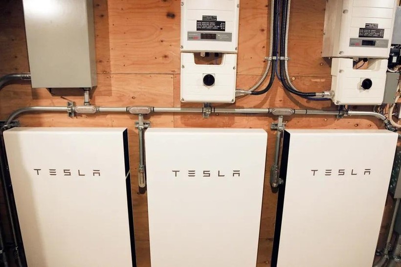 Tesla Powerwalls ở Toronto Andrew Francis Wallace / Toronto Star qua Getty Images